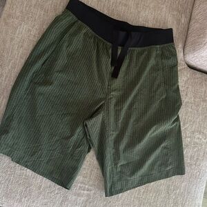 Men’s lululemon shorts